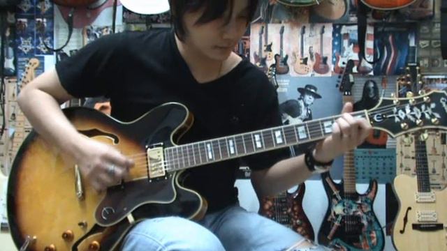 Epiphone Sheraton II Guitar Clean Sound смотреть онлайн