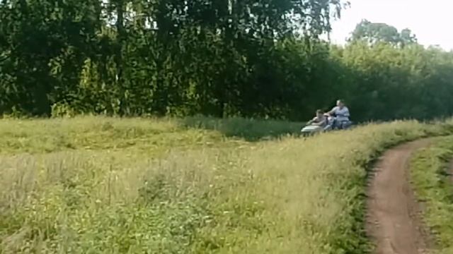 Девочка 11 лет катается на ИЖ Планета 3 смотреть онлайн