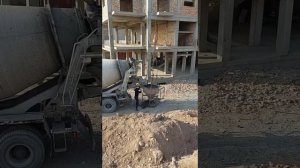 процесс  работы на бетономешалке.