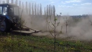 ВСЕ РАБОТЫ В ЯБЛОЧНЫЙ САД Трактора МТЗ 82.1 ! ALL WORKS IN THE APPLE GARDEN