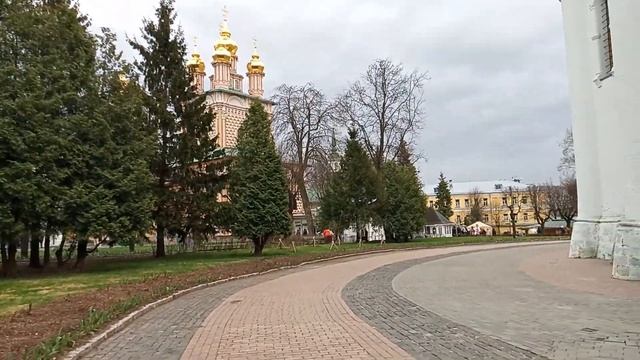 Самые красивые церкви России. Троице-Сергиева Лавра (Свято-Троицкая Сергиева Лавра). Древний храм.