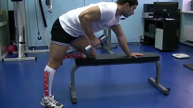 Трицепсовые разгибания в наклоне смотреть онлайн