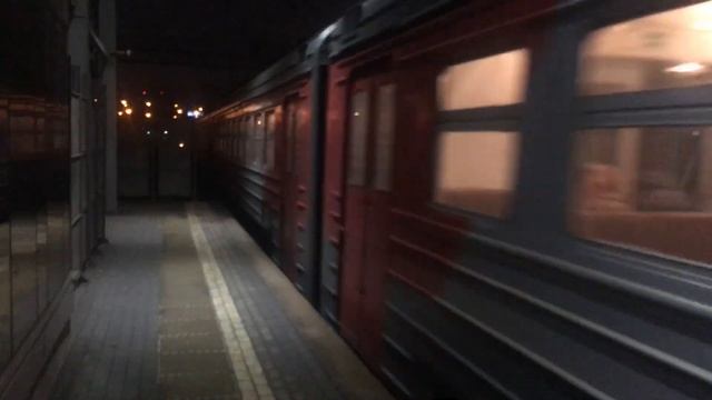 Электропоезд ЭД2Т-0041 сообщением 