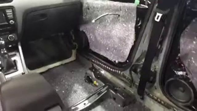 Зашумили авто. Завершаем Бибитоном - лёгкий материал, качественно защищающий салон от внешнего шума смотреть онлайн