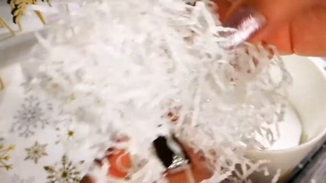 МК Идея новогоднего  подарка. Композиция из  конфет в кружке.