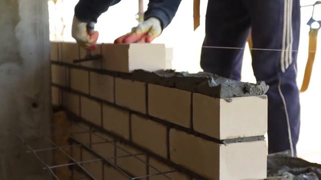 Кладка кирпича / Трилогия / СпецСтройКубань смотреть онлайн