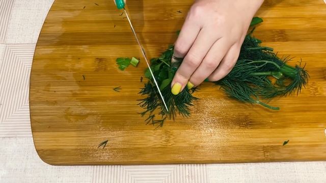 Этот салат сметают первым со стола! Салат из пекинской капусты! Вкуснейшие рецепты на праздник! смотреть онлайн