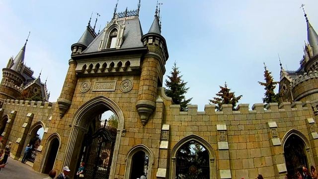 Замок Гарибальди в особом неоготическом стиле смотреть онлайн