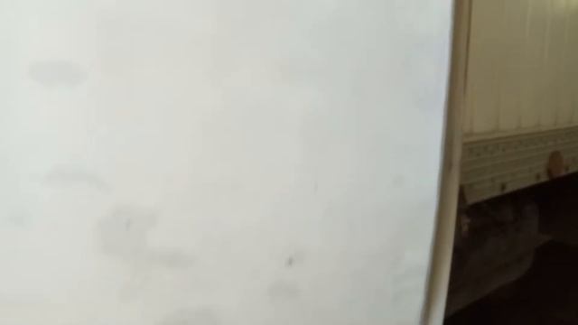 ЗиЛ 5301 Бычок (часть 1 ) Снятие старой шпатлевки и потрескавшейся краски смотреть онлайн