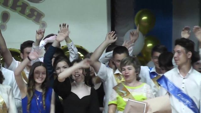 Финальная песня выпускников 9 классов , Ермекеево  25 мая 2022г