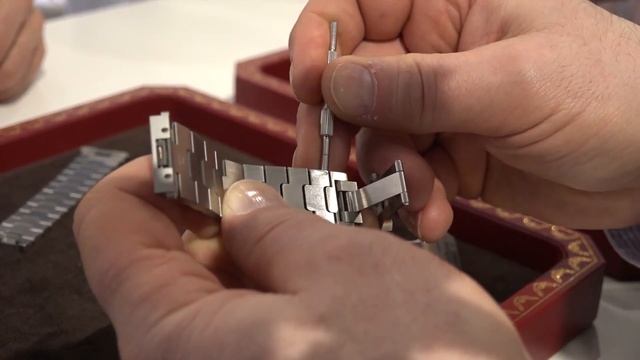 Как укоротить браслет на часах Cartier? смотреть онлайн