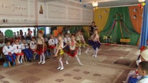 Танец украинские девушки