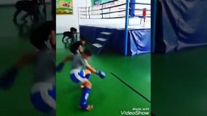 Групповые занятия кикбоксёра в спорт школе Аннау !