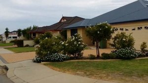 Австралия  ДОМА И УЧАСТКИ  австралийцев в нашем районе (г. Перт)  Часть 1