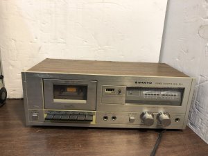 винтажная стереокассетная дека Sanyo Model RD-8 с имитацией дерева-ЯПОНИЯ-1979-год