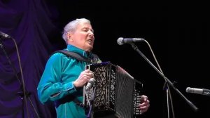 Очень душевная песня!!! Две капельки