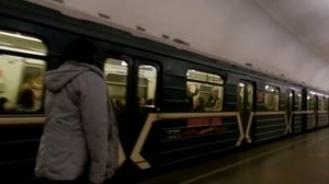 Движение на станции метро Кропоткинская
