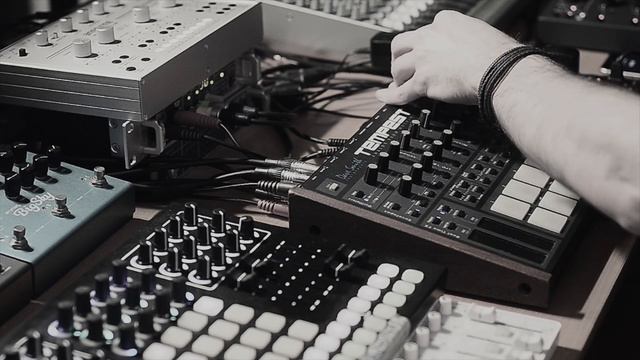 NEW YEAR BASH # Techno Live (Tempest Bassline3 Strymon TimeLine BigSky Ableton) смотреть онлайн