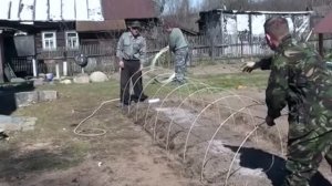 Простой парник своими руками из стеклопластиковой арматуры