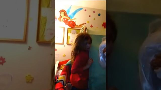 Шарлин - где она спряталась ? смотреть онлайн