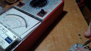 Проверка транзисторов КТ819ГМ стрелочным прибором.