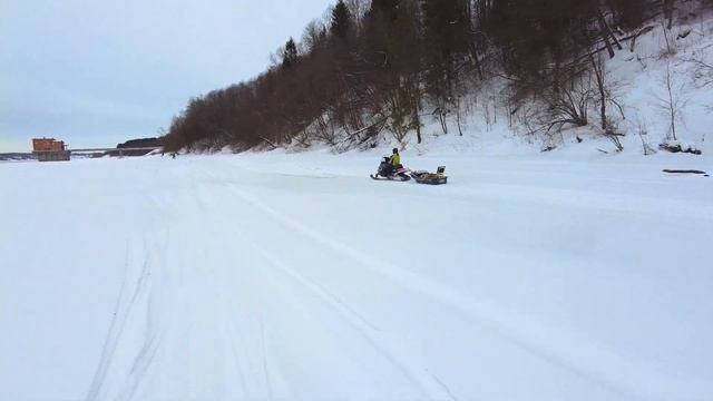 Тофалар Атлас 500 по берегу Волги смотреть онлайн