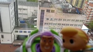 Сцена с телевизором история игрушек 2 в реальной жизни