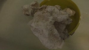 Чистка декораций аквариума белизной