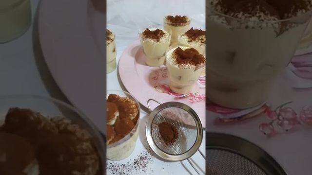 Тирамису вкусный десерт в стакане. Рецепт в следующем видео.Обзор,