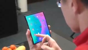 Xiaomi показала гибкий смартфон на видео