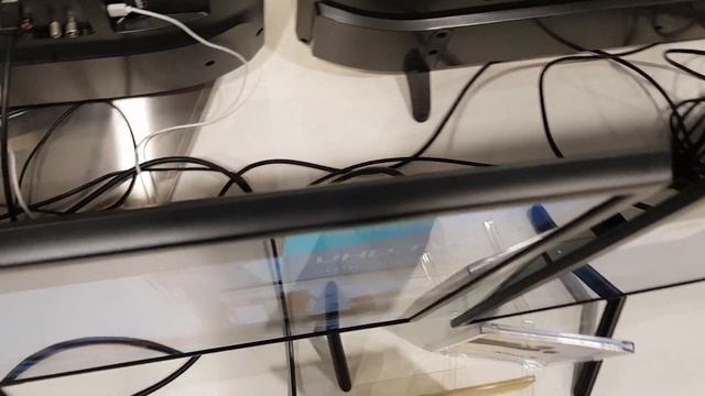 Телевизор Samsung UE40NU7170U смотреть онлайн