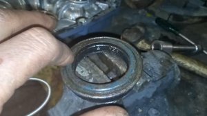 Про масло в коробку, ревизия сальников заднего моста. Кубота B6000 и холодный запуск..