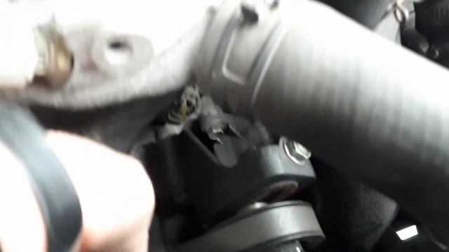 Toyota LC200, замена обводного ролика смотреть онлайн