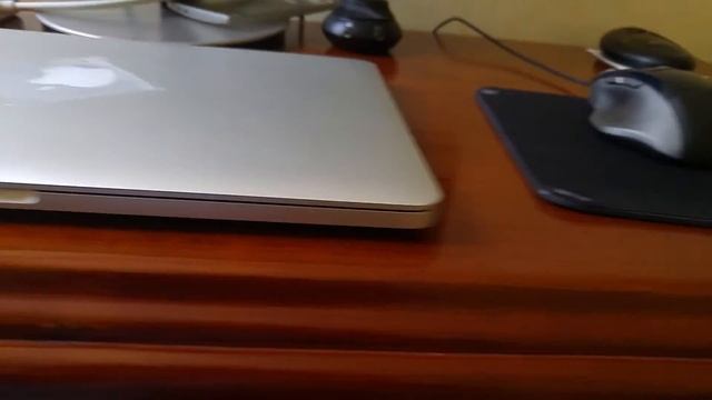 Cracking sound MacBook Pro Retina 13" (Early 2015) смотреть онлайн