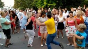 Ноги Сами Идут в Пляс!