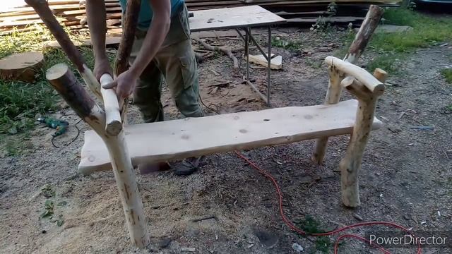 Лавочка с подлокотниками. В рустикальном стиле. Лесная мебель дачные поделки смотреть онлайн