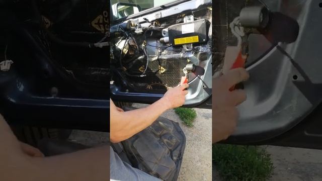 Вода в салоне BMW E46, что делать?