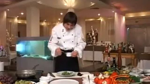 Салат из креветок с травами и песто смотреть онлайн