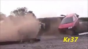 не машина а танк вольво 740 в каравані