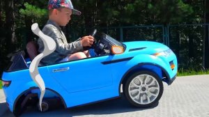 Сеня ремонтирует СЛОМАННОЕ колесо у машинки