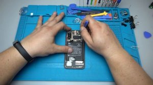 Разбираем смартфон Xiaomi MI9 SE teardown