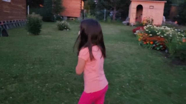 Жизнь на даче 4. Сверчки и кастрюлька-вонючка🤭 смотреть онлайн