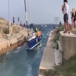 Техника управления парусным судном - Прохождение узкостей - Lussinpiccolo, Узкий проход