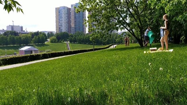 Olympic Village park in Moscow Russia, Indian in Russia смотреть онлайн
