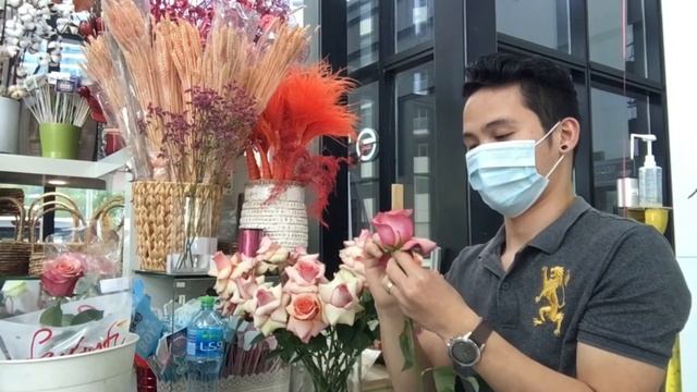 Mother of Pearl Roses смотреть онлайн