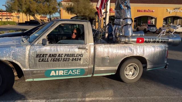 My Subaru Outback back parking near the Alien truck смотреть онлайн
