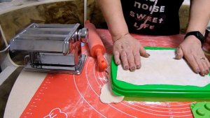 Приготовление мясных пельменей из свино - говяжьего фарша на Чудо пельменнице, 40 штук за 1 раз .