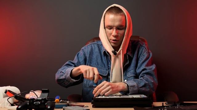 Апгрейд PlayStation 4 Pro — есть ли смысл? Чищу, меняю термопасту, ставлю SSD. смотреть онлайн