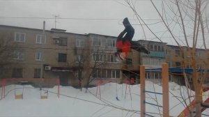 Сборник паркур трюков сделанные зимой (паркур, сальто,дети)
