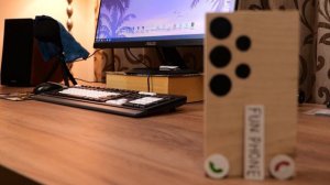 Samsung Galaxy S25 Wooden FOCUS  incoming call